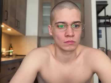 Realsupermichael stream photo from April 19, 2026