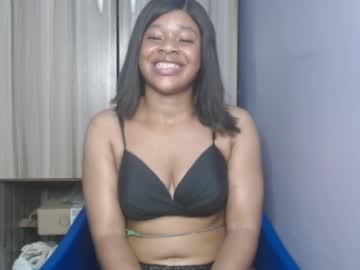 Chocox_Petitqueen April 19, 2026 Chaturbate stream image