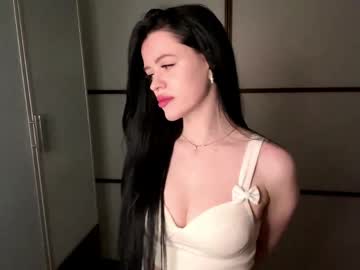 Peachluneee April 19, 2026 Chaturbate stream image