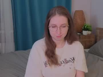 Oliviavele April 19, 2026 Chaturbate stream image