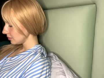 Cutieblondyy April 19, 2026 Chaturbate stream image