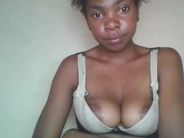 Thalyra April 21, 2026 Chaturbate stream image