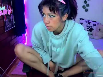 Roxanbunny stream photo from April 21, 2026