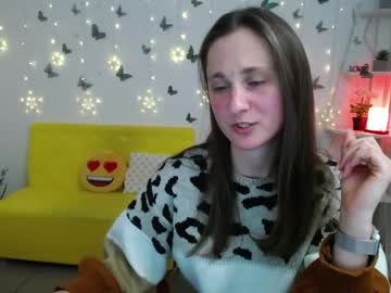 Michellee11 April 22, 2026 Chaturbate stream image