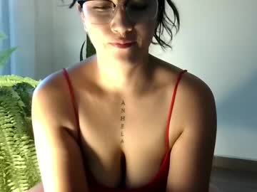 Larajean2196 April 22, 2026 Chaturbate stream image