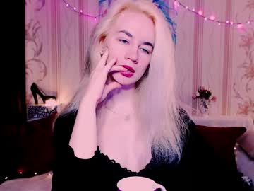 Carinfox April 24, 2026 Chaturbate stream image