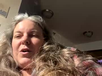 Hippysnewhere April 24, 2026 Chaturbate stream image