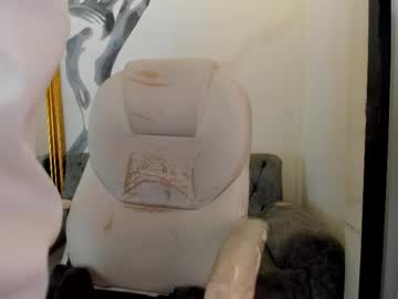 Izzywilliamss April 25, 2026 Chaturbate stream image