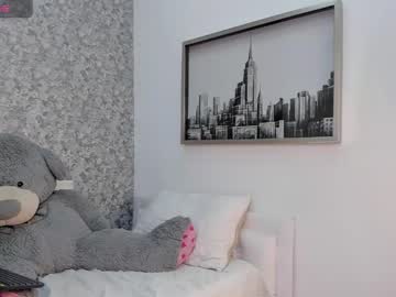 Mia_Petithe April 25, 2026 Chaturbate stream image