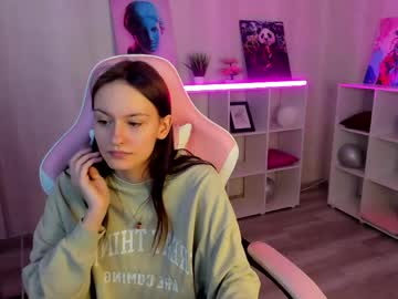 Golden_Whisper April 25, 2026 Chaturbate stream image