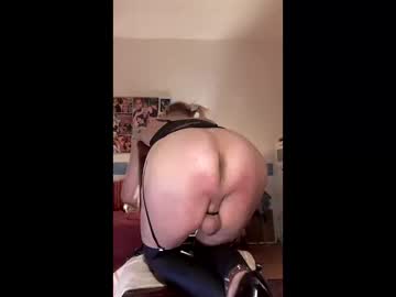 Ladycrosssuza May 01, 2026 Chaturbate stream image