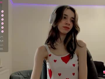 Lunacelestiall May 01, 2026 Chaturbate stream image