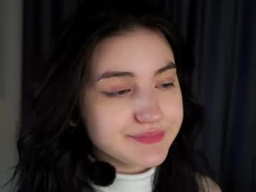 Linhennes May 02, 2026 Chaturbate stream image