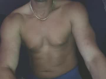 Hunglikeray2286 May 02, 2026 Chaturbate stream image