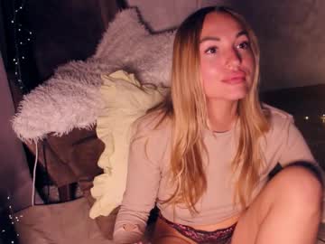Cherry_Bomb19 May 02, 2026 Chaturbate stream image