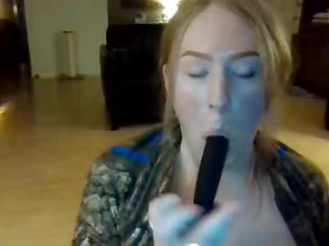 Kylieredd May 03, 2026 Chaturbate stream image