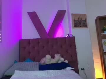 Violett_Foxx1 May 03, 2026 Chaturbate stream image