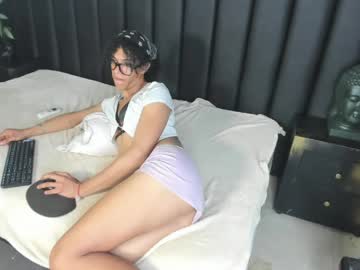 Aprill_Fox May 04, 2026 Chaturbate stream image