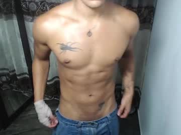 Lyon_Wolf2 May 04, 2026 Chaturbate stream image