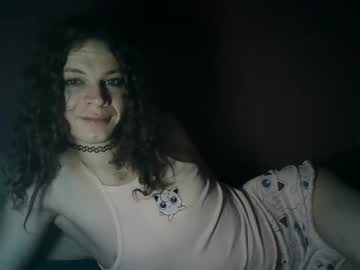 Flowpinou May 04, 2026 Chaturbate stream image