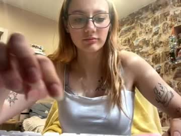 Winifredfeuerstein May 04, 2026 Chaturbate stream image