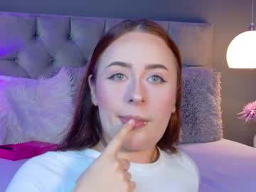 Foxienova May 04, 2026 Chaturbate stream image