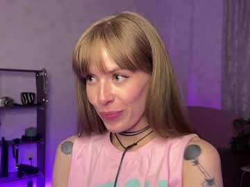 Rosamoore May 04, 2026 Chaturbate stream image