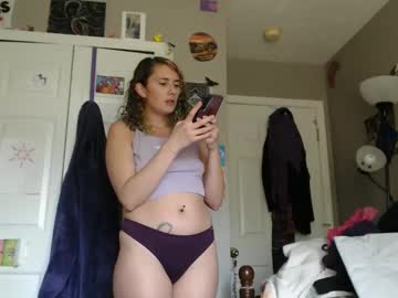 Violethooper May 04, 2026 Chaturbate stream image