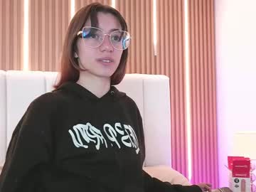 Marinette_Lux May 04, 2026 Chaturbate stream image