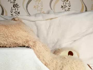 Melmooon May 04, 2026 Chaturbate stream image
