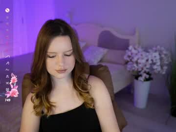 Milanamoons May 05, 2026 Chaturbate stream image