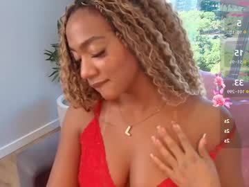 Crystal_Rossen May 05, 2026 Chaturbate stream image