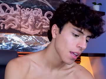 Michaell_Peters May 05, 2026 Chaturbate stream image