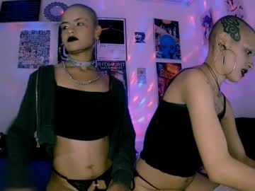 Plutonbluemoon_999 May 06, 2026 Chaturbate stream image