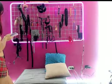 Mistressoliviaandlia May 06, 2026 Chaturbate stream image