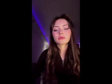 Hellyluxury May 10, 2026 Chaturbate stream image