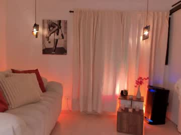 Isabellalux_ May 12, 2026 Chaturbate stream image