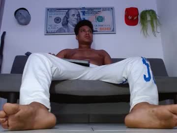 Giant_Feet May 13, 2026 Chaturbate stream image