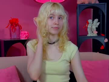 Hannahhollis May 16, 2026 Chaturbate stream image