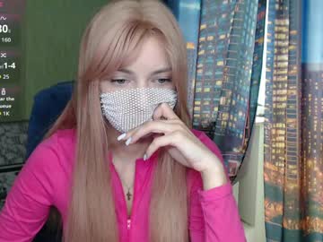 Sophieblackwood stream photo from May 17, 2026