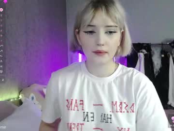 Esmevelvet May 17, 2026 Chaturbate stream image