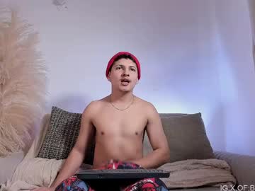 A_Lejandro_0_8 May 17, 2026 Chaturbate stream image