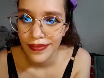 Emmaguanaof May 17, 2026 Chaturbate stream image