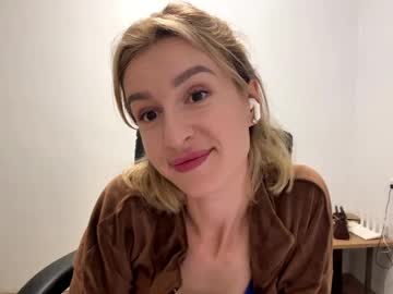 Uwuroxi May 17, 2026 Chaturbate stream image