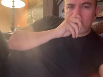 Elvecinoequipadon May 18, 2026 Chaturbate stream image
