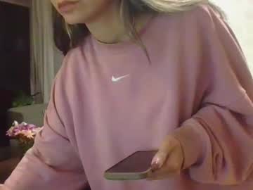 Valentinaseleni24 May 18, 2026 Chaturbate stream image