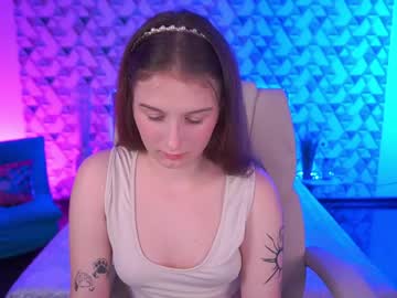 Vikviklove May 18, 2026 Chaturbate stream image