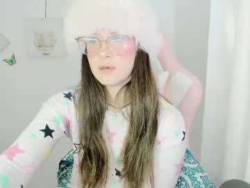 Zooeybelair stream photo from May 19, 2026