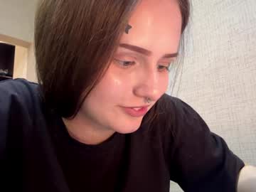 Karinecheverton May 20, 2026 Chaturbate stream image