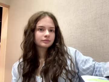 Karinecheverton May 21, 2026 Chaturbate stream image